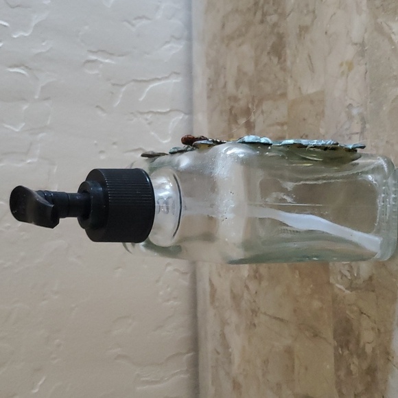 Vintage Cross Soap/Lotion Dispenser - Picture 3 of 5